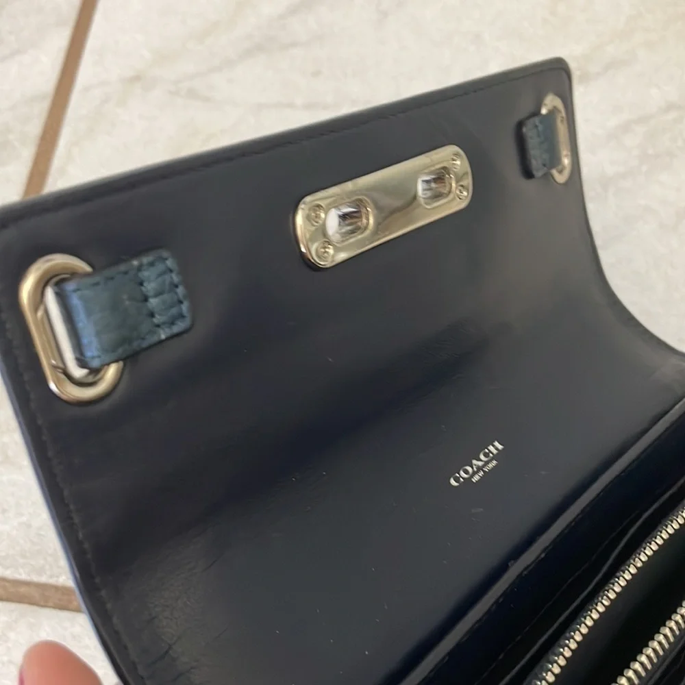 VTG COACH Blue Metallic Leather Turn Key Clutch